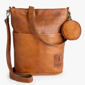 BERLINER BAGS NWOT Genuine Leather Shoulder Crossbody Bucket Handbag Sofia